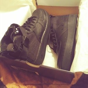 NEED GONE Nike Air Force 1 Mid (GS)